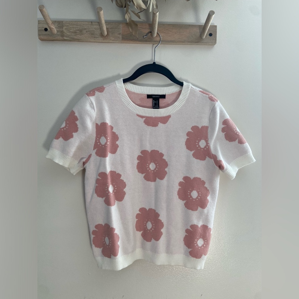Forever 21 Floral Knit Pullover Short Sleeve Sweater Pink and White - Size Large